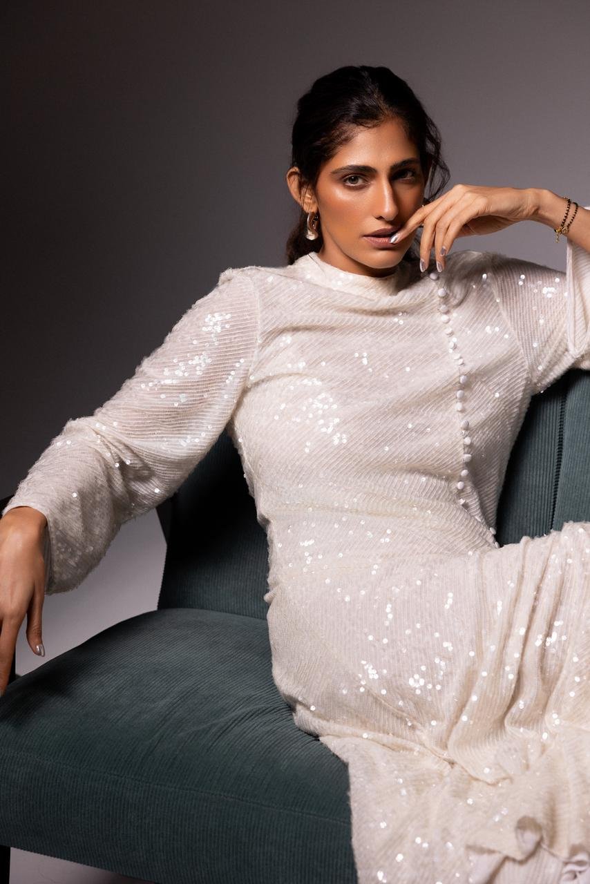 Kubbra Sait portrait 19